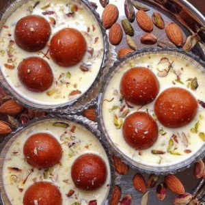 Gulab Jamun in Rabri